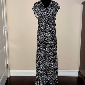 NWOT Abstract Print Maxi Dress